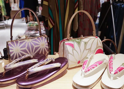 Find the perfect traditional gift for friends abroad