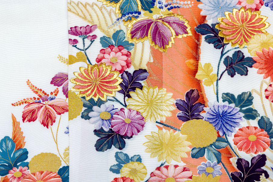 刺繍入りの着物生地